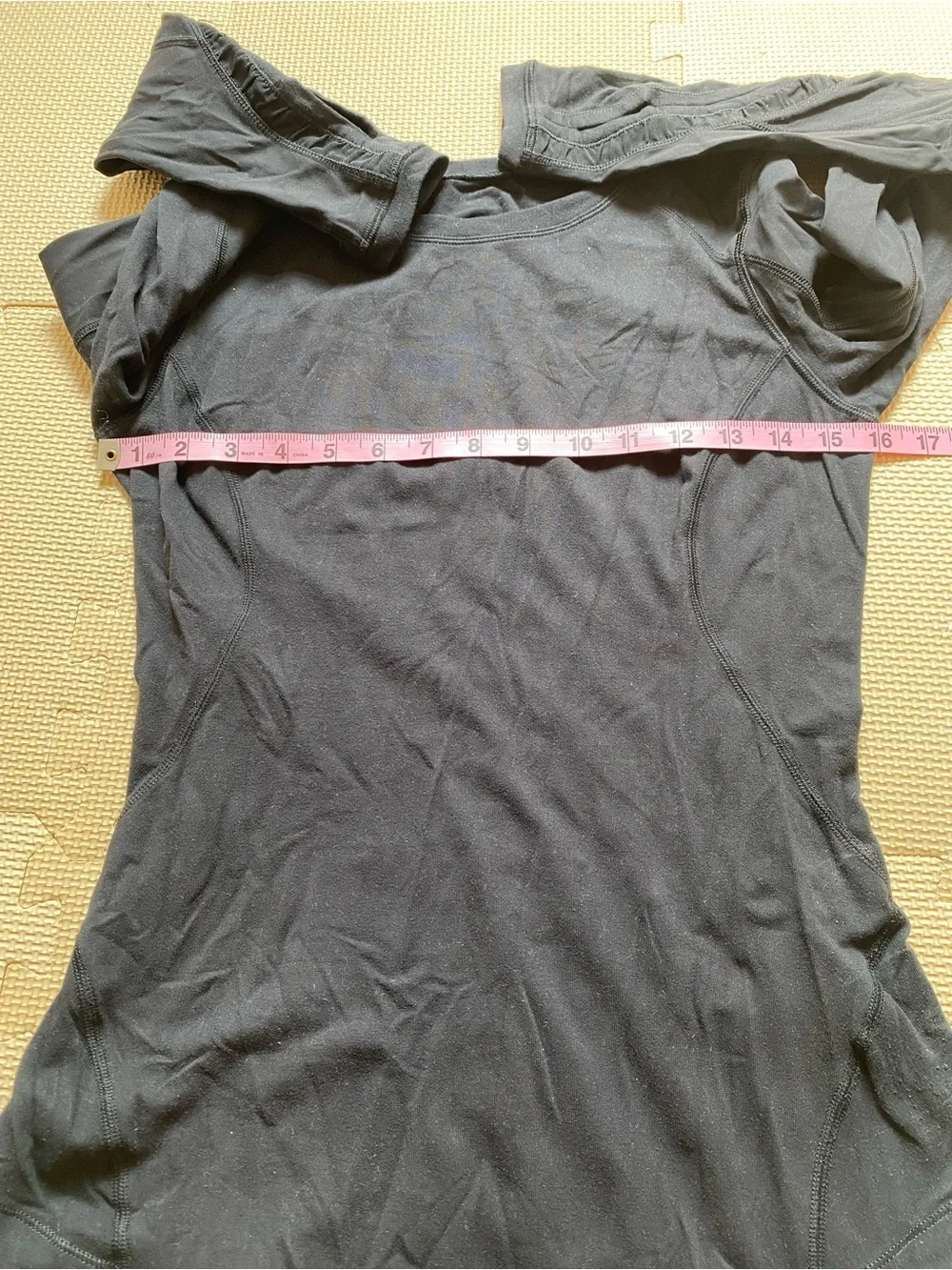 Lululemon Extra Mile Long Sleeve Shirt Black Athletic Top Size 6 Activewear